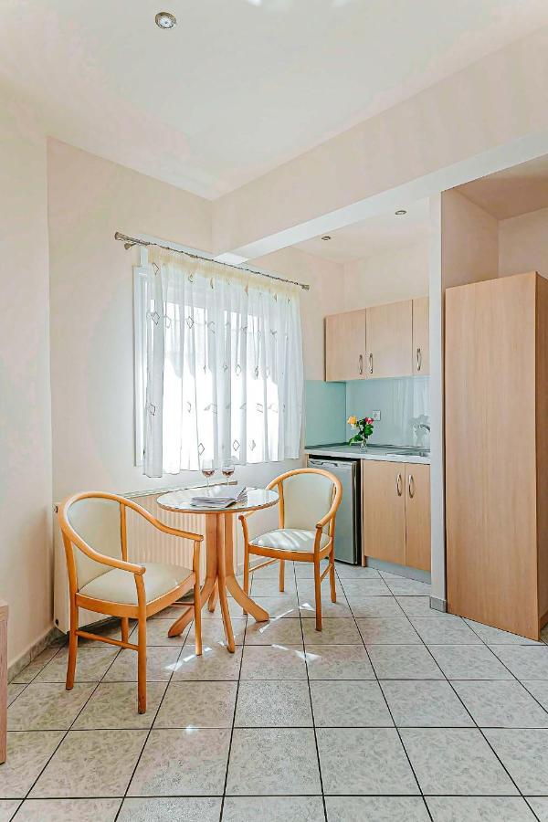 Nea Iraklitsa Marinis Boutique Rooms מראה חיצוני תמונה