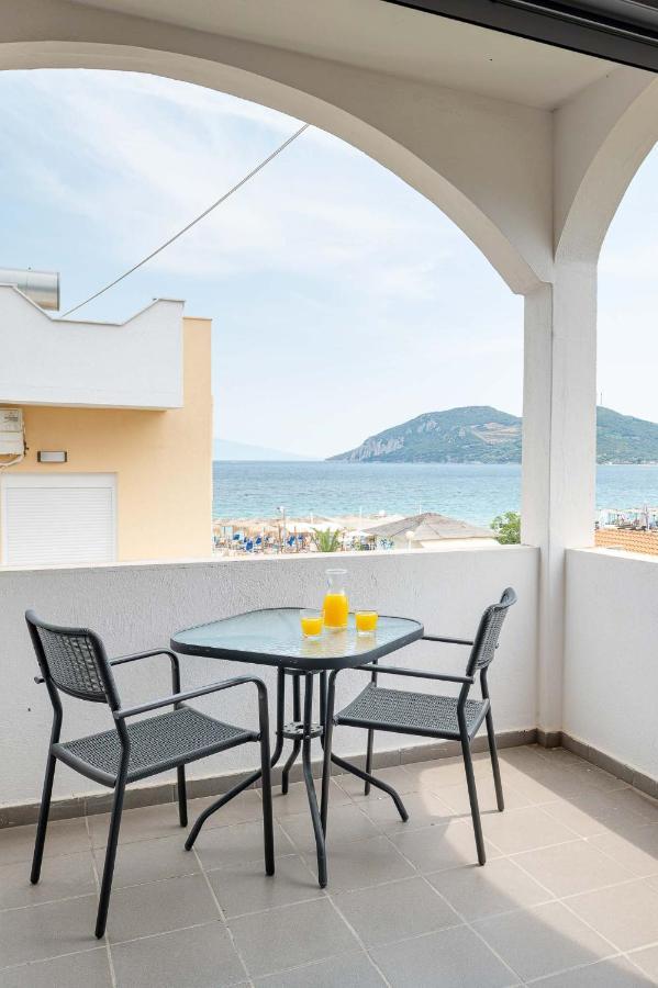 Nea Iraklitsa Marinis Boutique Rooms מראה חיצוני תמונה