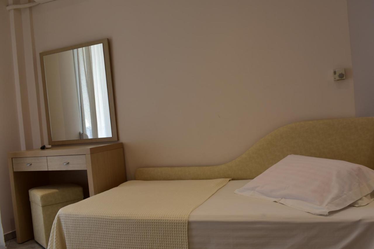 Nea Iraklitsa Marinis Boutique Rooms מראה חיצוני תמונה